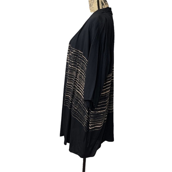 T Party Boutique Boho Hippie Oversized Kimono Black with Tan Variegated Stripes - Picture 4 of 9